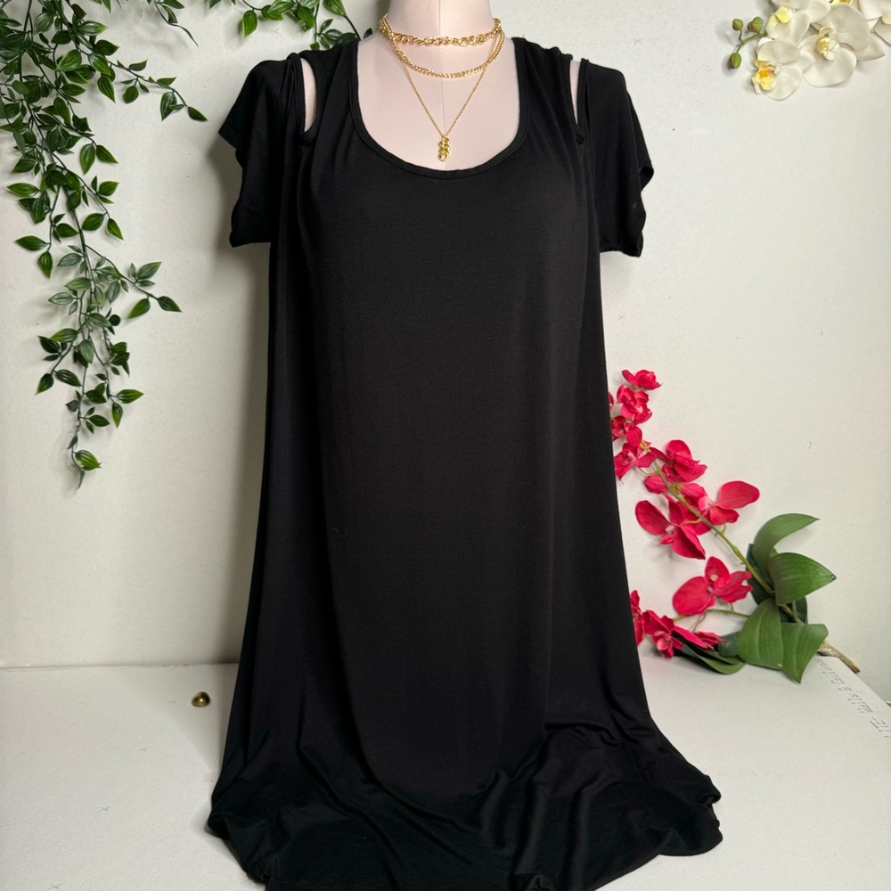 🖤 Discreet Dress 🖤 - Picture 3 of 7